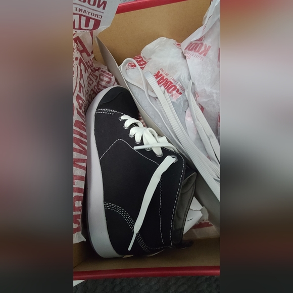 Kodiak Georgian Sneakers NIB - Picture 4 of 4